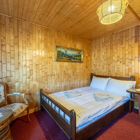 Dom Szklarski Kamien Villa *