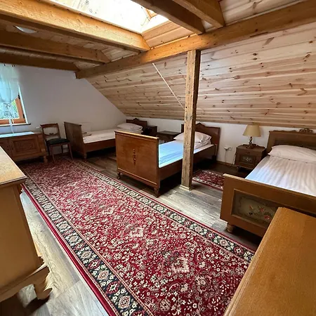 Dom Szklarski Kamien فيلة