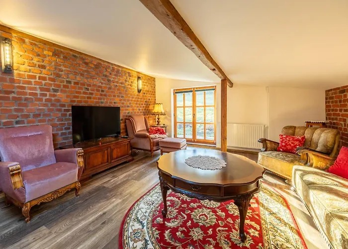 Dom Szklarski Kamien Villa *