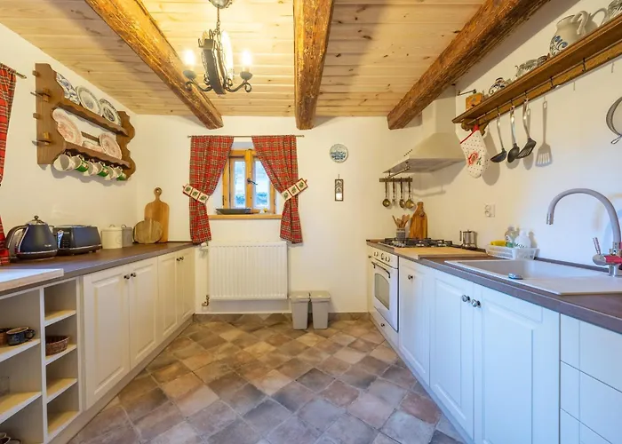 Dom Szklarski Kamien Villa *